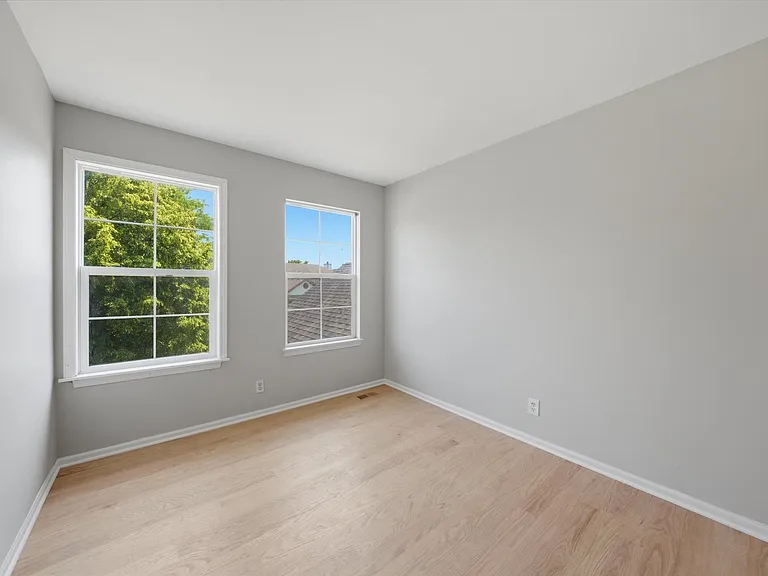 21854 W Kentwood Dr — Photo 23