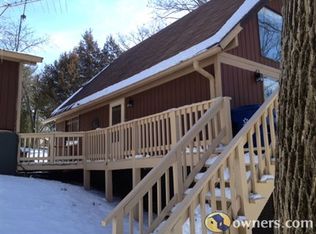 2042 Mississippi View Dr, Muscatine, IA 52761