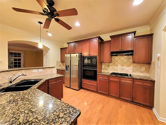 3rd image of 10637 Camarilla Ct