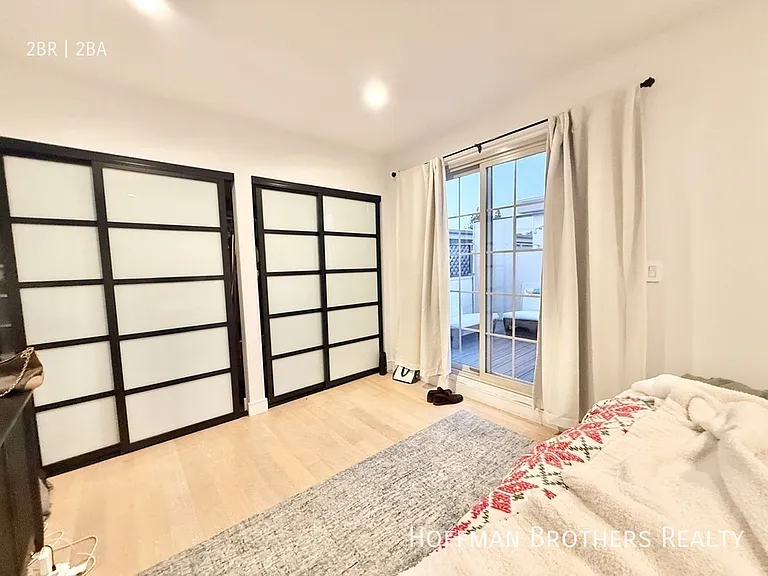 320 N Crescent Dr #8 — Photo 11