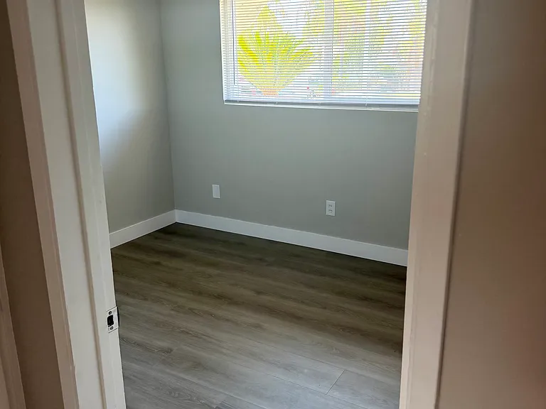 4104 Coronado Ave — Photo 11