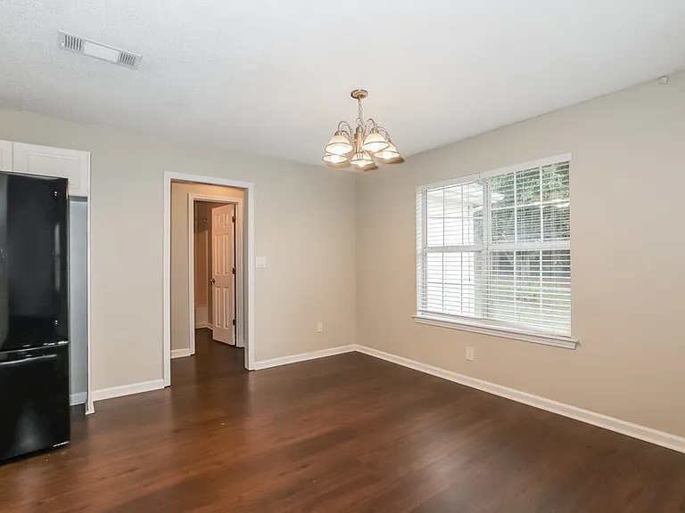 172 Regency Park Dr — Photo 5