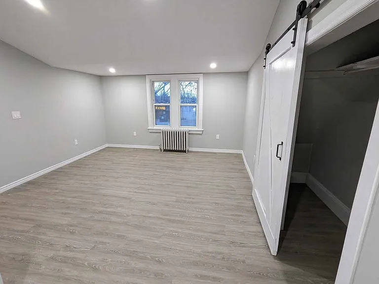 282 Pillette Rd — Photo 17