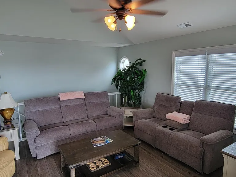 110 S High Point Ave — Photo 3