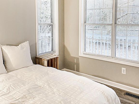 Full bed and night stand