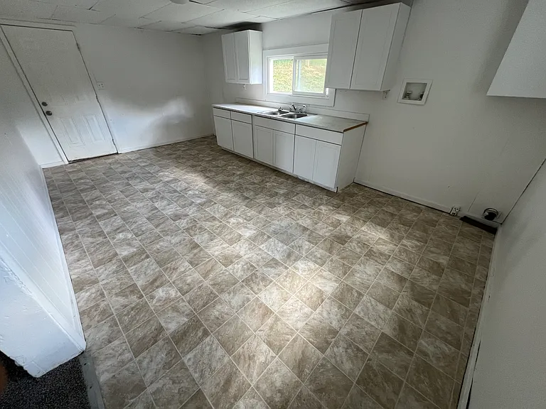 979 Marietta St — Photo 3