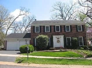 8910 Burntoak Dr, Saint Louis, MO