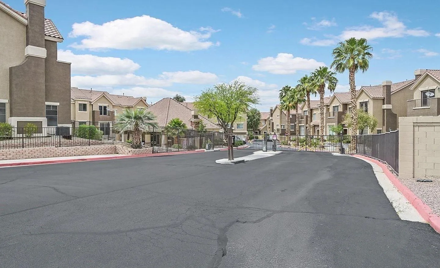2780 Red Vista Ct — Photo 3