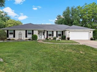 340 Fredericksburg Dr, Belleville, IL 62223