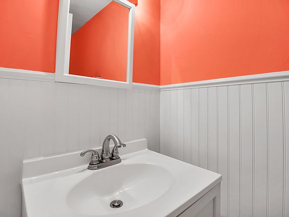 5th image of 3944 Woodhue Pl #22