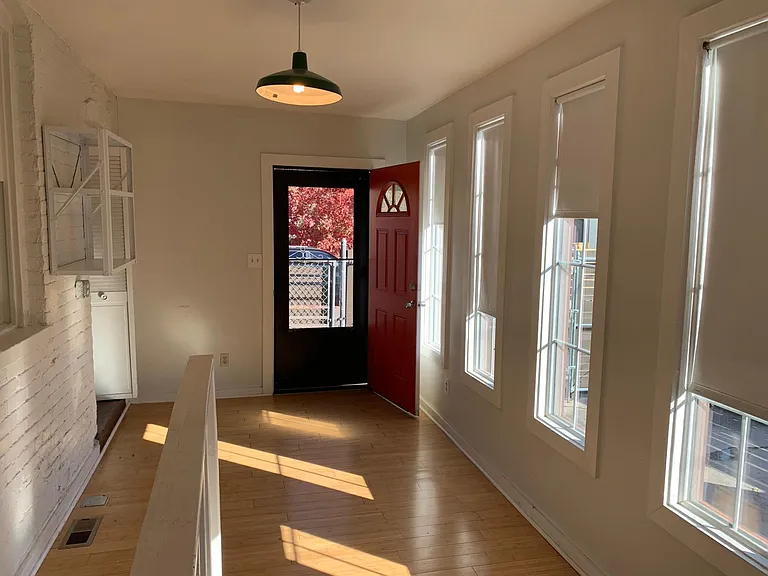 2502 W Argyle Pl — Photo 17