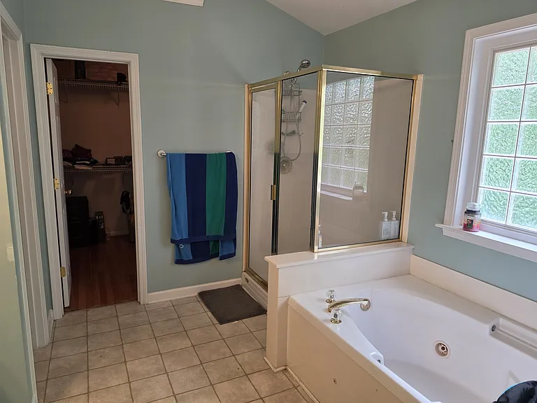 5 Spreading Oak Ct — Photo 23