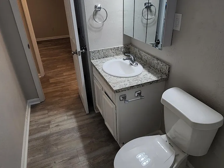 2479 Dundee Dr — Photo 16