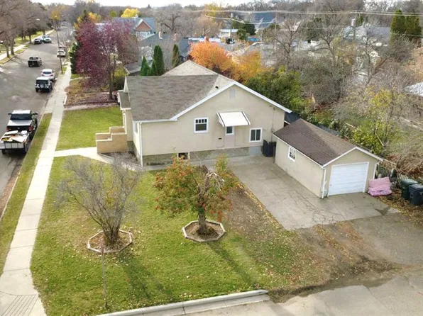 164 S 5th St SE, Medicine Hat, AB T1A 0M3