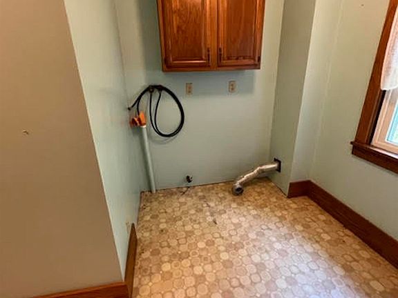 4th image of 212 Pearl St