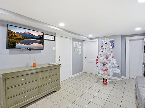 4th image of 4218 Avenue S