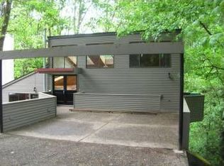 3112 SW Cascade Dr, Portland, OR 97205