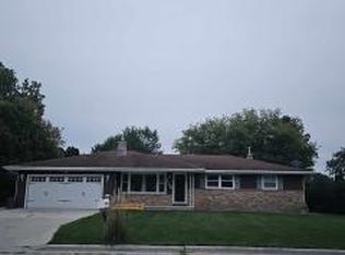 1109 Longfellow Ave, Howards Grove, WI 53083