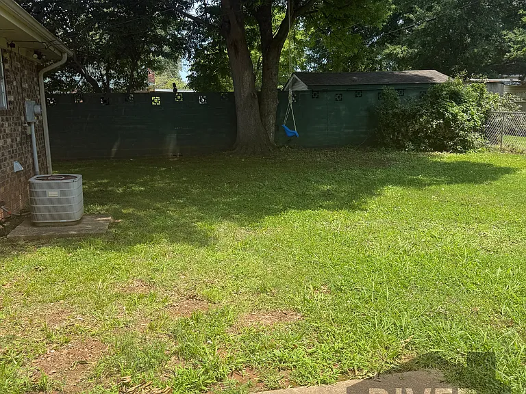 1607 Harding Ave — Photo 17