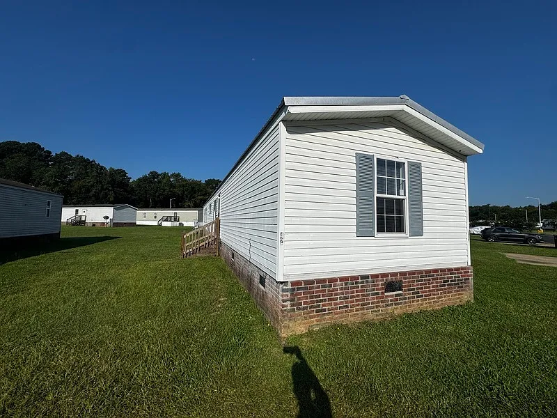 3 bed, 2.0 bath, $1,000 — Photo 1