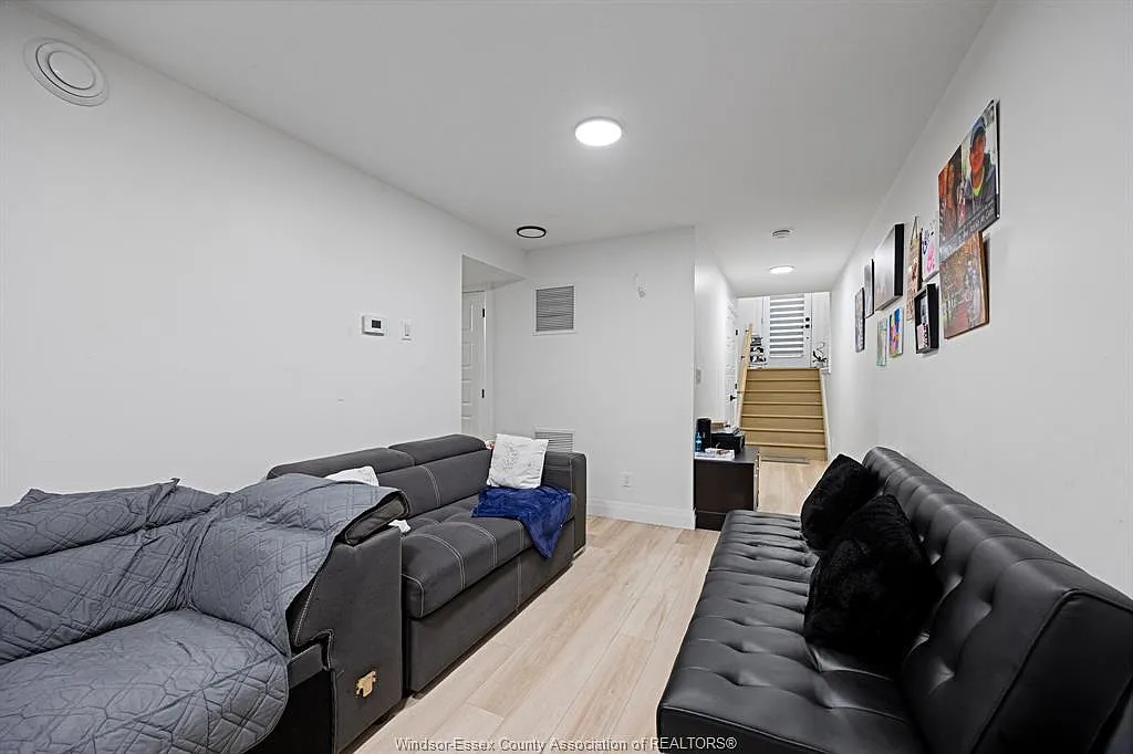 2 bed, $1,600 — Photo 3