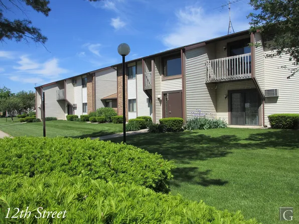 349 12th St #349, Plainwell, MI 49080