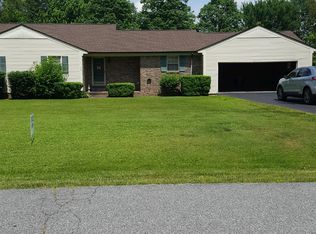 822 Parkway Dr, Benton, KY 42025
