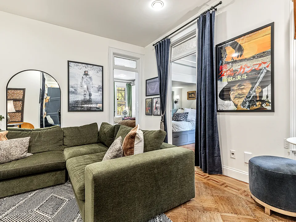 137 W 12th St #3