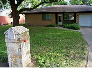 4 Lou John Dr, Hearne, TX 77859