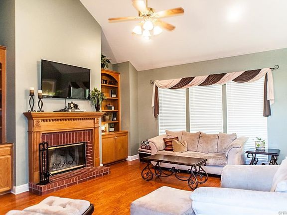 4th image of 6024 Summerville Ln