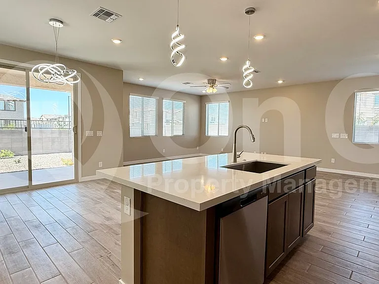 3189 S 180th Ln — Photo 8