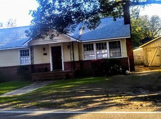 1321 Bonaventure Rd, Savannah, GA 31404