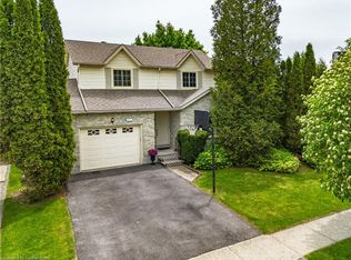 405 Wintergreen Dr, Waterloo, ON N2V1L7