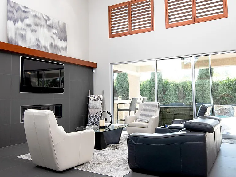 6415 E Beck Ln — Photo 2