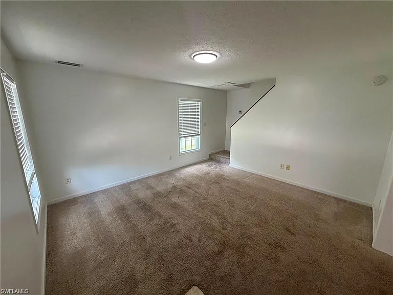 250 Leawood Cir — Photo 5
