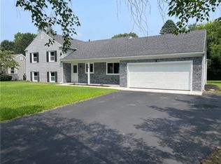 8 Weyburn Way, Fairport, NY 14450