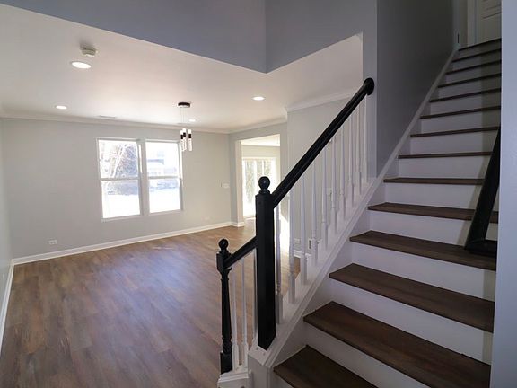 4th image of 104 Devoe Dr