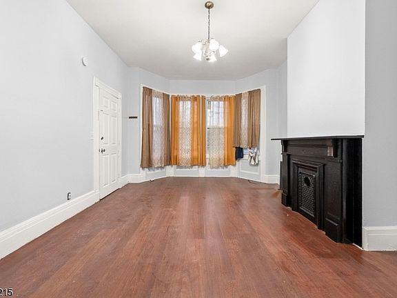 5th image of 21 Olive St
