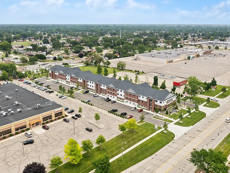 Sterling Park Place Apartments — Photo 25