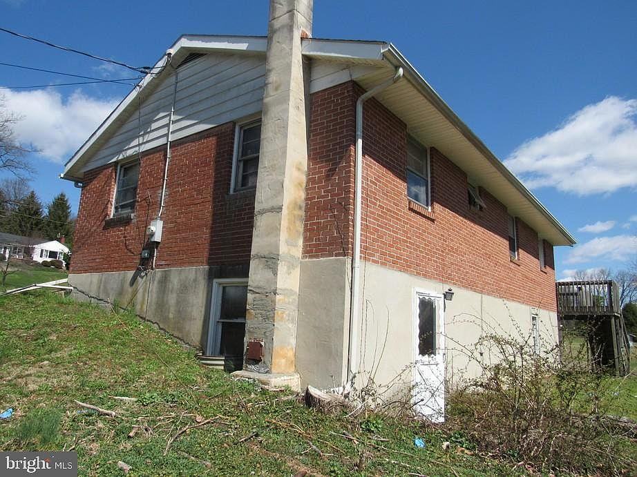 2nd image of 1148 Holtwood Rd