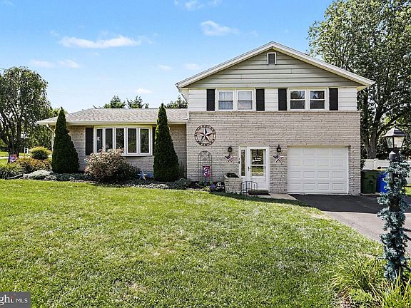 4th image of 398 Folkstone Way