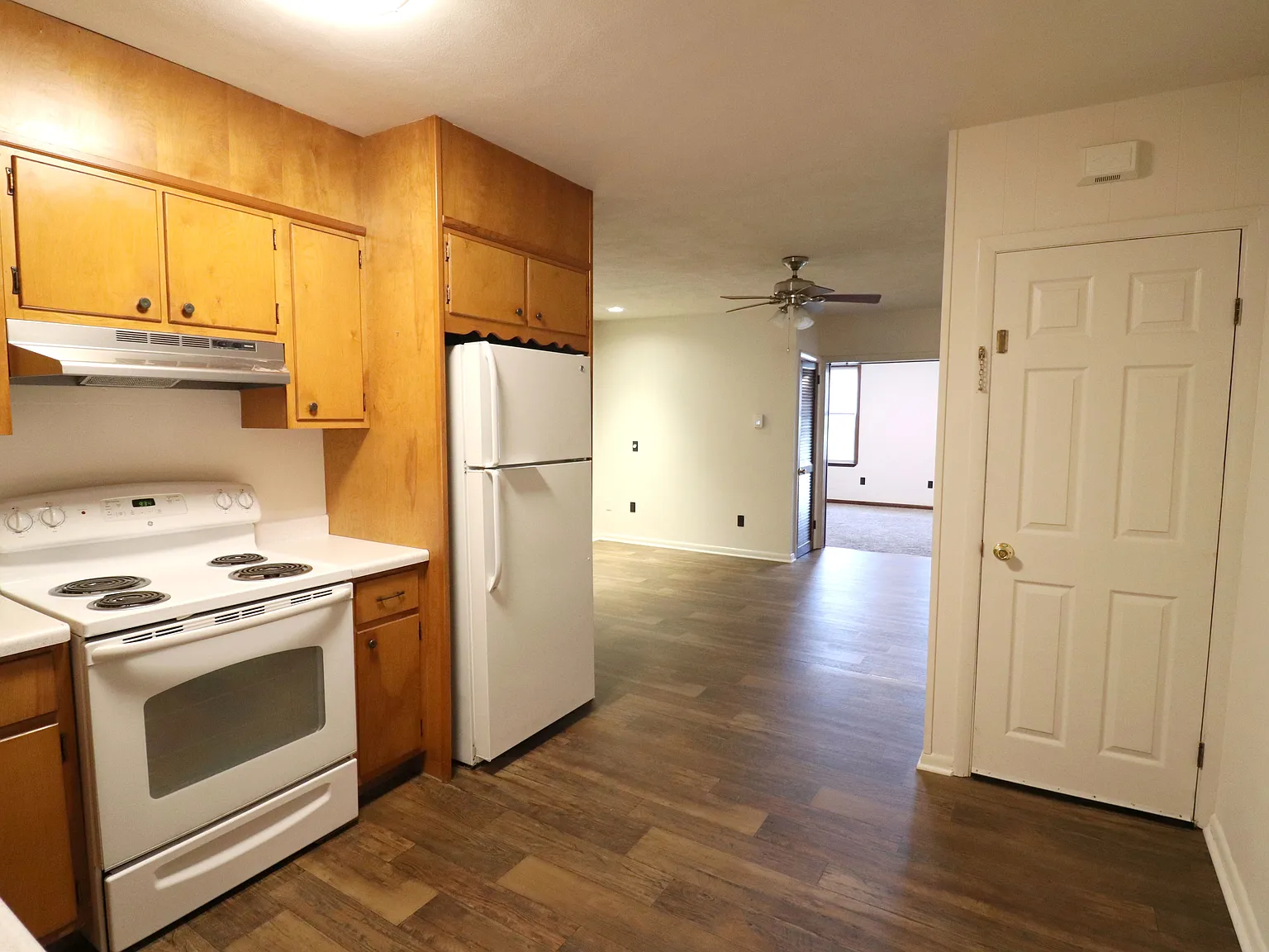 2 bed, 1.5 bath, $1,325 — Photo 4