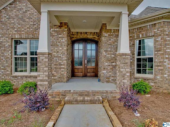 2nd image of 3007 Chimney Cove Cir