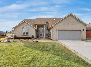 49137 Vixen Trl, Macomb, MI
