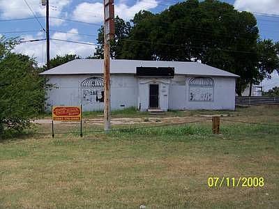 1st image of 204 W Avenue D
