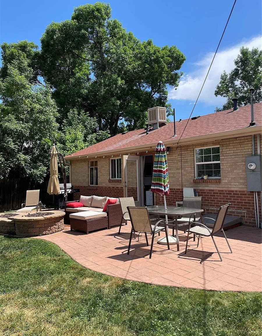 2 bed, 890 sqft, $2,350 — Photo 2