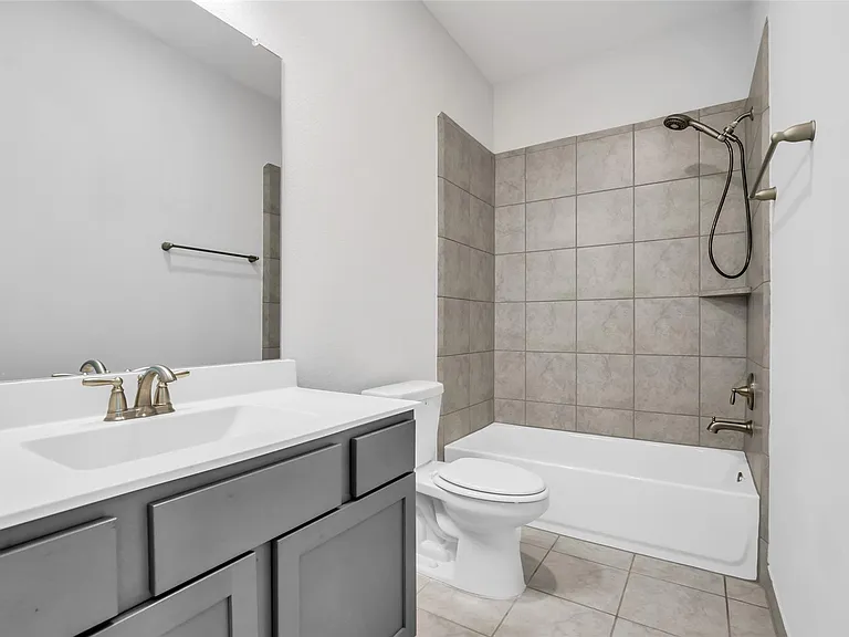 2115 Jitterbug Ln — Photo 24