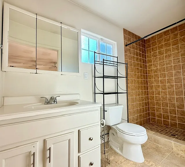 7454 Darby Ave — Photo 3