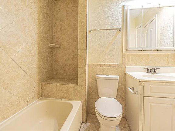 5th image of 6218 Oak Cluster Cir #6218