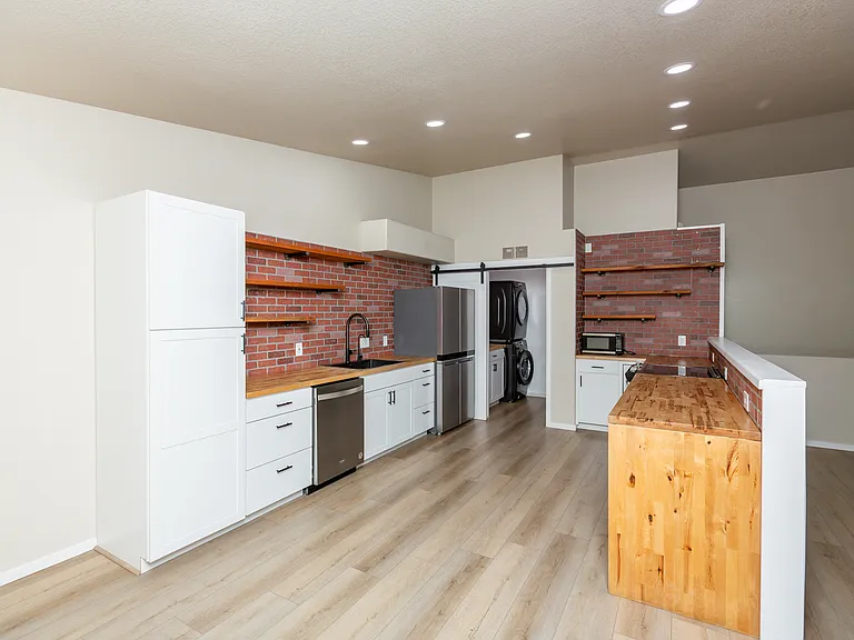 528 Park Ridge Ct — Photo 14